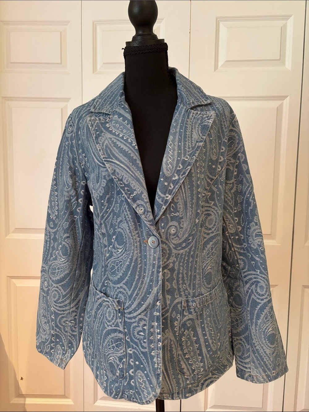 Solitaire Denim Blue Paisley Blazer